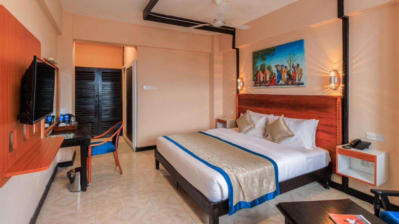 Hotel Sapphire Mombasa Exterior photo