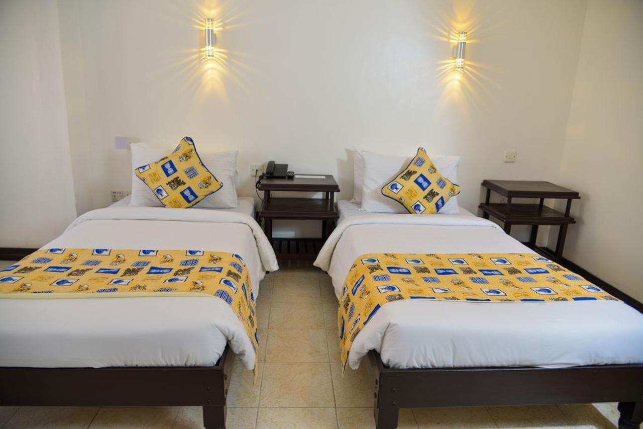 Hotel Sapphire Mombasa Exterior photo